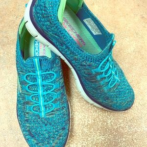 Skechers air-cooled memory foam women size 5.5